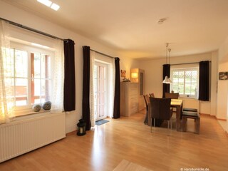 Wohn-/Schlafbereich mit offener Küche