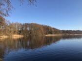 Blick vom Bootsanleger auf den Schaalsee