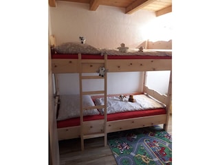 Schlafzimmer 5