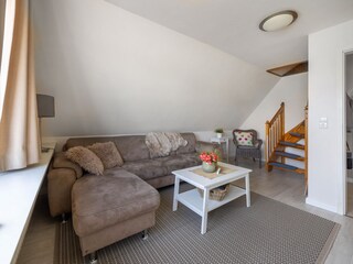 Wohnzimmer / Treppe nach oben