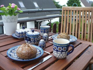 Frühstück auf dem Balkon