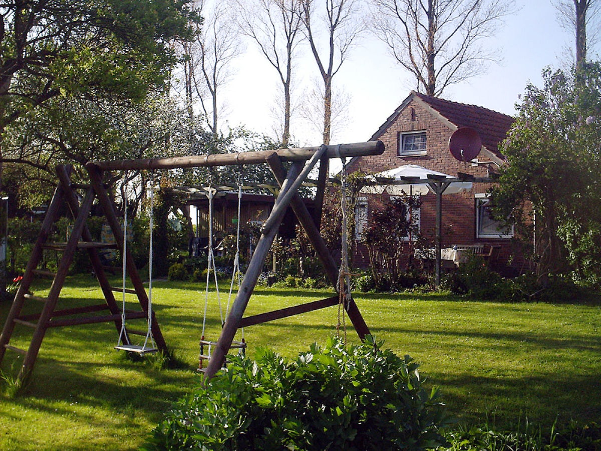 Der Garten mit der Schaukel