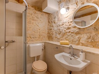 Groundfloor - Bathroom