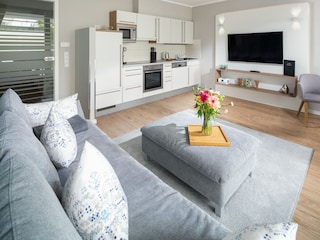 Wohnzimmer mit LED-TV 55"