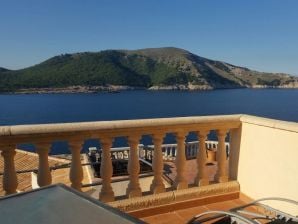 Appartement Tramuntana met zwembad en uitzicht op zee