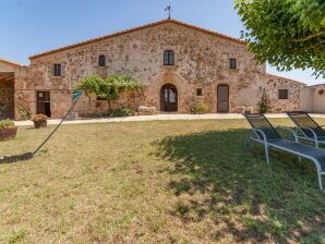 Idyllisches Ferienhaus in Cassà de la Selva mit Swimmingpool - Llagostera - image1