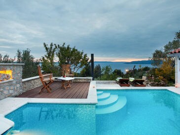 Villa Keti****