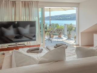 Großes Bett mit Aussicht