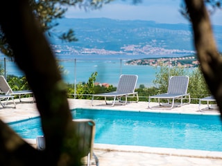 Ferienhaus mit Meerblick und Pool