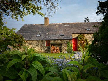 Cottage - Castell Mawr Hill (Top Longhouse)