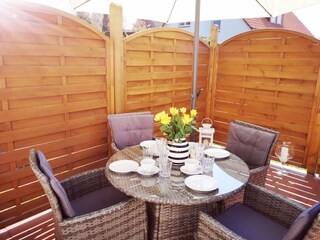 möblierte Terrasse