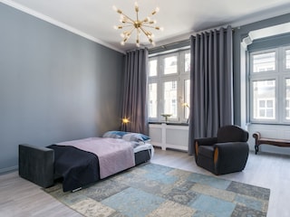 Bremen Zimmer mit großen Fenstern