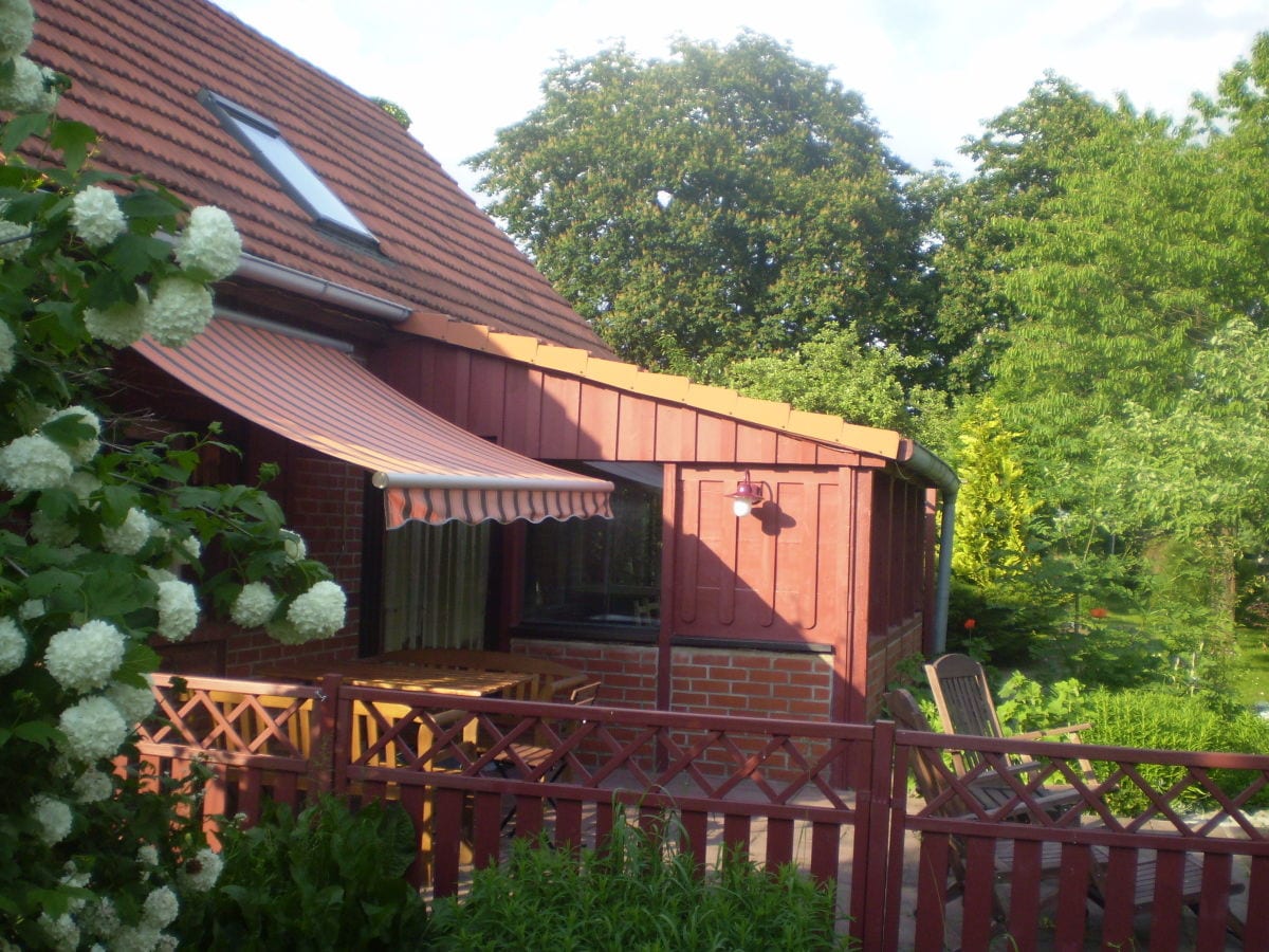 Sonnendeck im Grünen