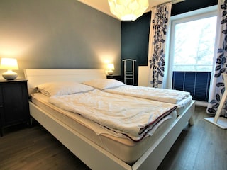 Schlafzimmer 1