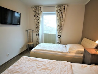Schlafzimmer 2