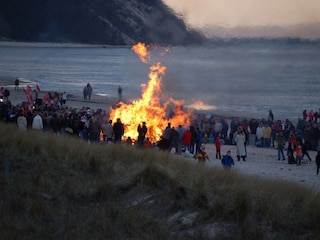 Osterfeuer am Strand