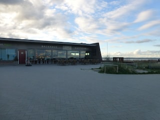 "Satt am Watt" und gemütliche Bäckerei direkt am Strand
