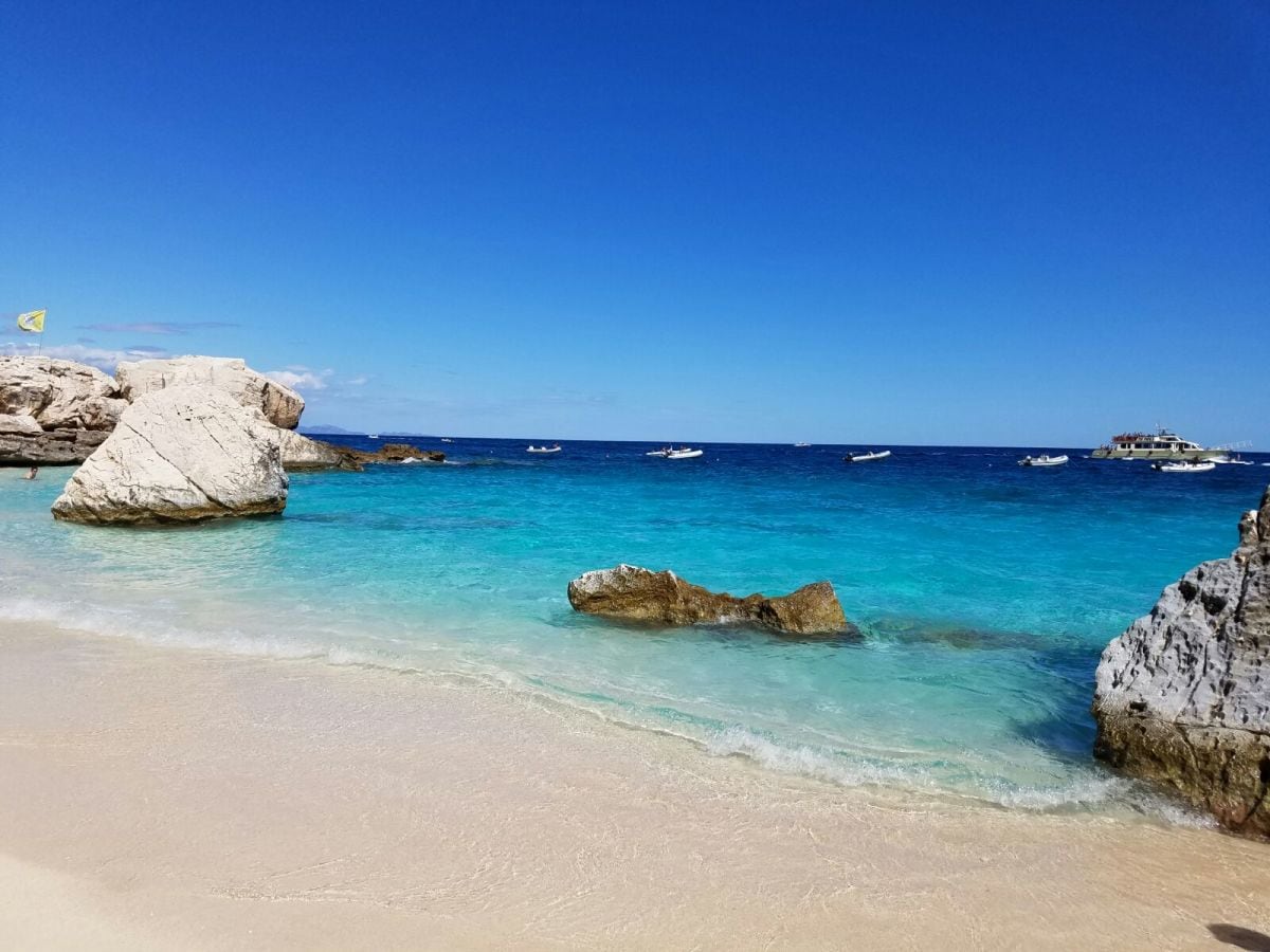 Cala Mariolu mit Boot erreichbar:))