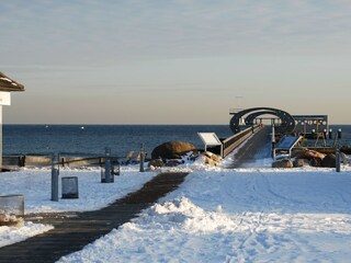 Seebrücke im Winter