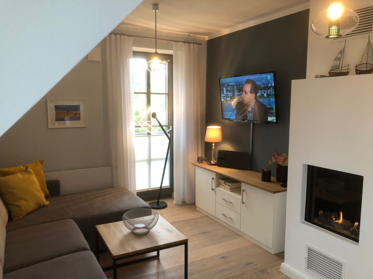 Ferienwohnung Neue Reihe 30 Whg.3d " StrandLäufer" OG, Zingst, Firma