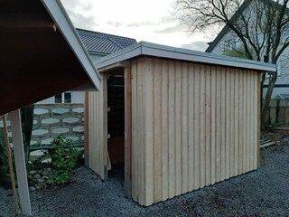 Fahrradhaus im Garten