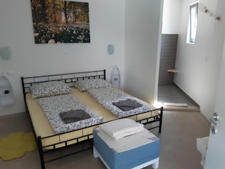 Schlafzimmer 4