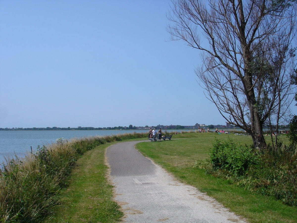 viele Wander- und Fahrradwege