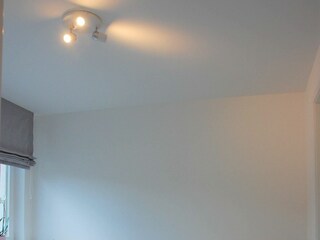 wunderbare Betten aus Loom der Firma Vincent Sheppard und exklusive Bettwäsche – aus Damast und C...