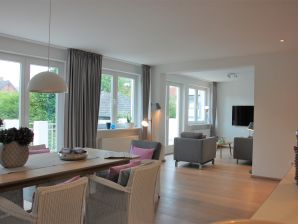 Ferienwohnung über den Dächern von Wyk/ Strandnähe