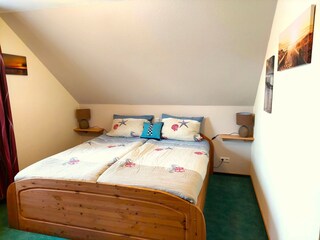 Obergeschoss, 2. Schlafzimmer, Komfortbett 180x200cm