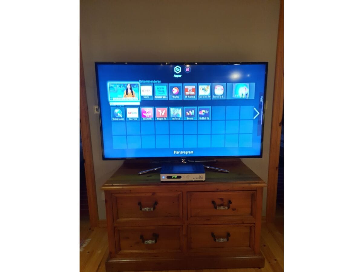 Smart WIFI TV 55 inch