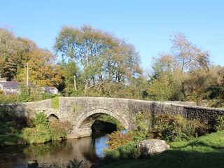 Huckworthy-Brücke in der Nähe