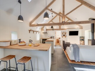 Die Küche verfügt über eine Frühstücksbar