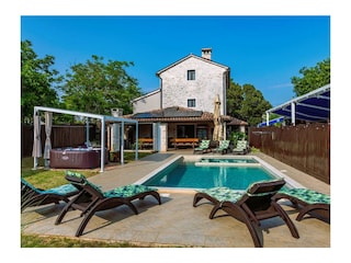 Luxurious villa Histria