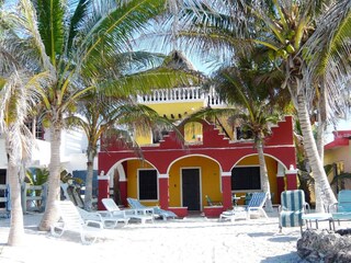 Blick vom Strand aufs Haus