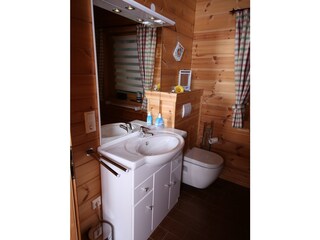 Hauswirtschaftsraum mit 2. Toilette