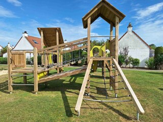 Spielplatz am Eingang des Zeebos-Ferienparks