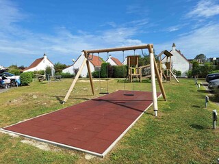 Spielplatz am Eingang des Zeebos-Ferienparks