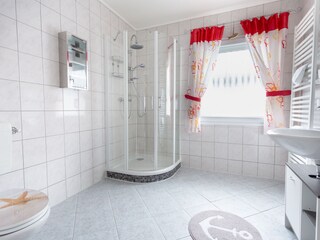 Bad mit Dusche