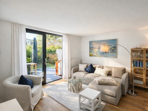 Ferienwohnung Wellenspiel - einmalige Atmosphäre mit Rosengarten