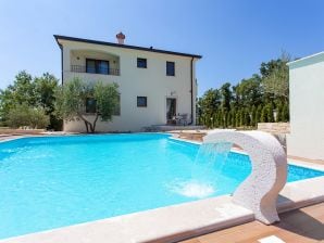 Appartamento per vacanze Birikina nr.3 con piscina - Nova Vas - image1