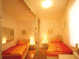 Schlafzimmer N°2 mit 2 Einzelbetten