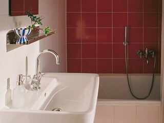 Badezimmer mit Wanne