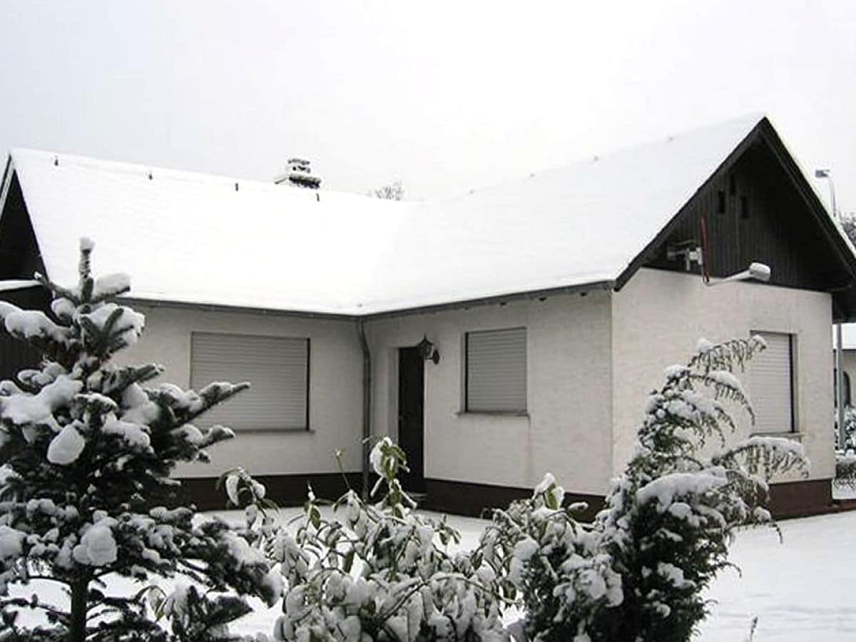 Hübsches Ferienhaus in Gillenfeld am Pulvermaar