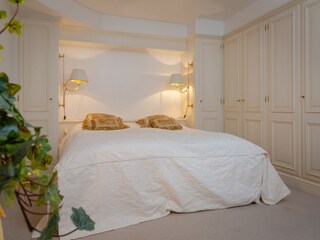 Großes Schlafzimmer