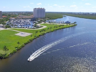 TARPON POINT MARINA