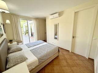 Schlafzimmer EG mit Bad en Suite