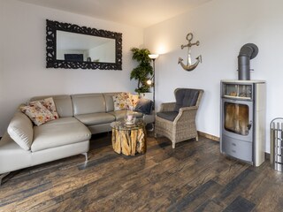 gemütliches Wohnzimmer mit Kamin