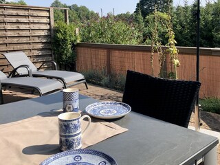 Terrasse zum Sonnen, Frühstücken ....