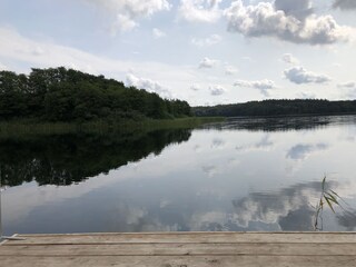 Blick auf den ruhigen See